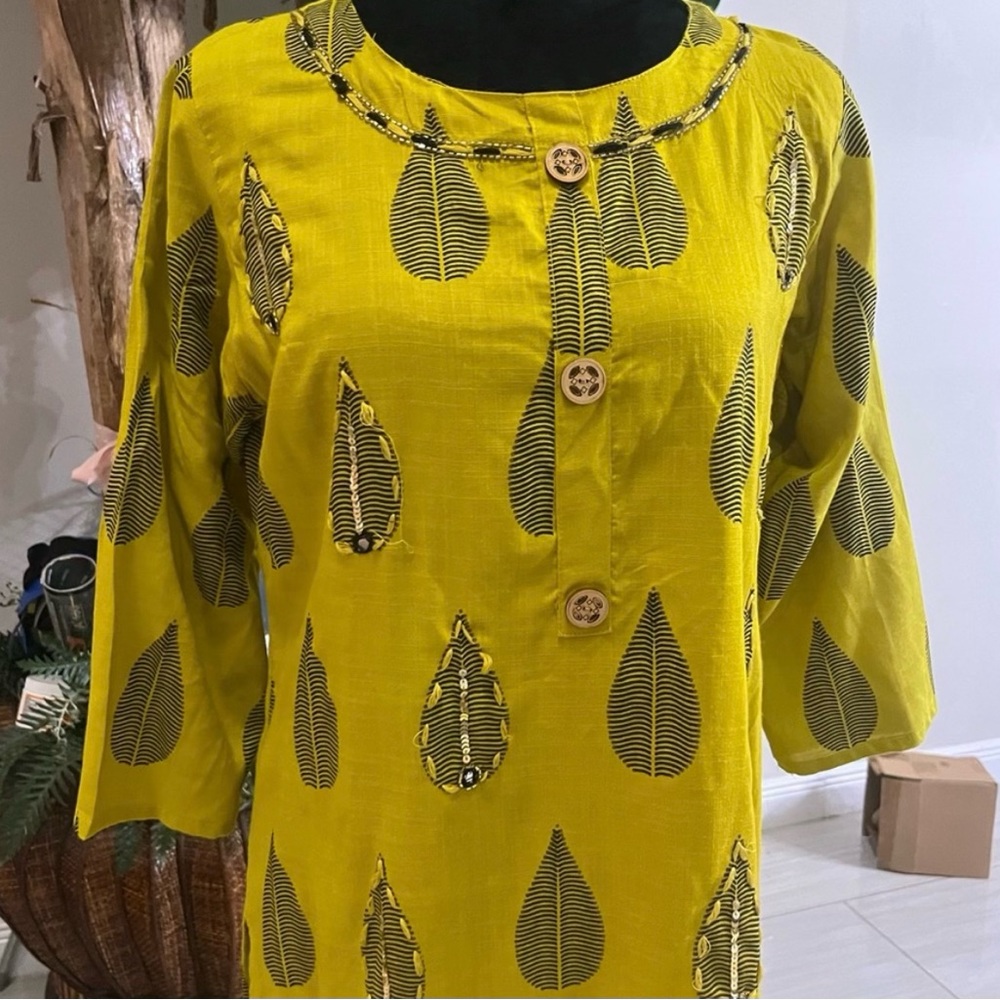preloved kurta yellow size 40 (necklace not included) excellent condition
$13